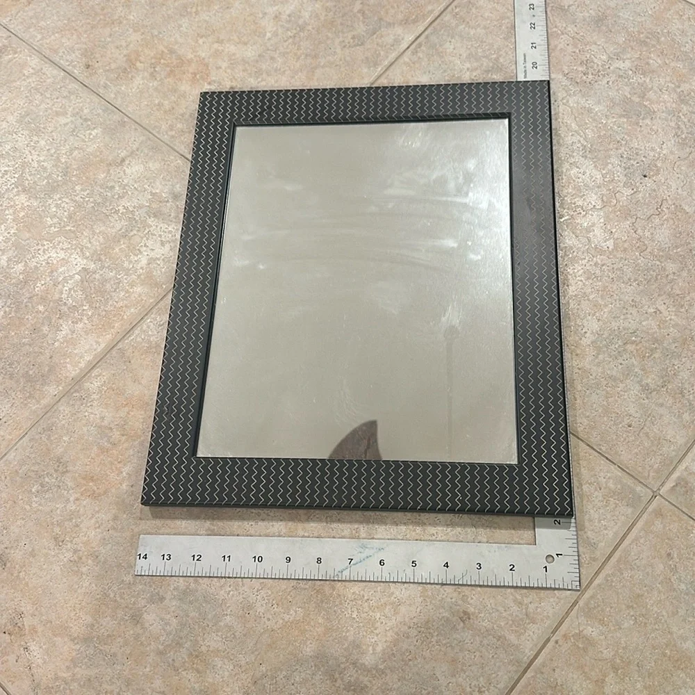 Wall mirror